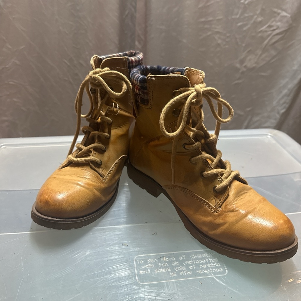Tan Lace-Up Boots with Plaid Lining